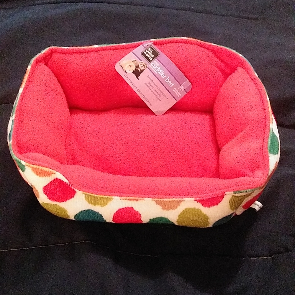 All Living Things Small Cuddler Bed NWT